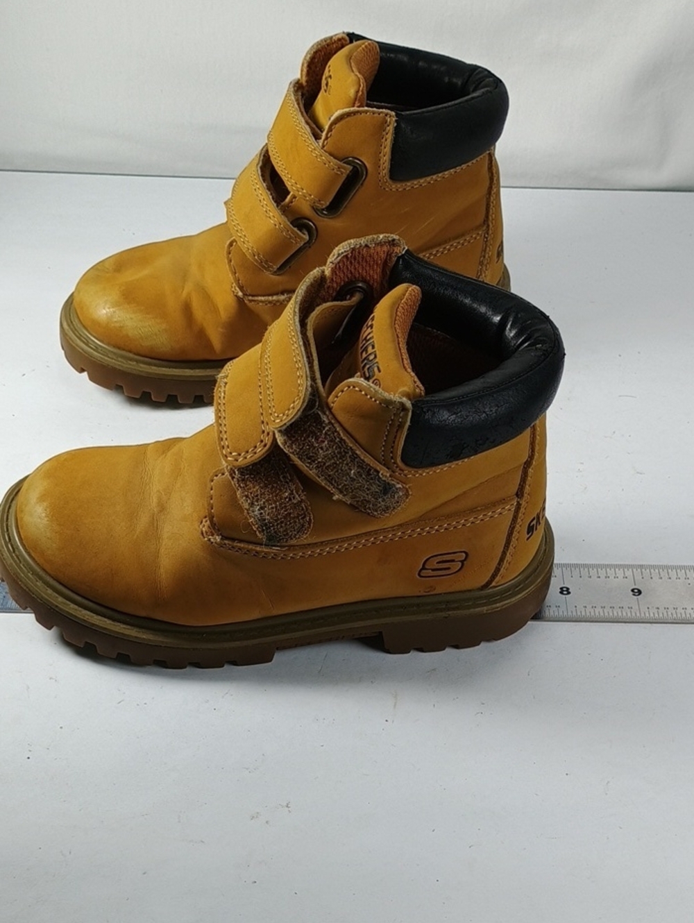 Skechers Toddler Kids Tan and Black Hook & Loop Winter Boots